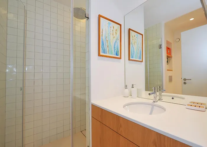 Hibiscos Balcony - *