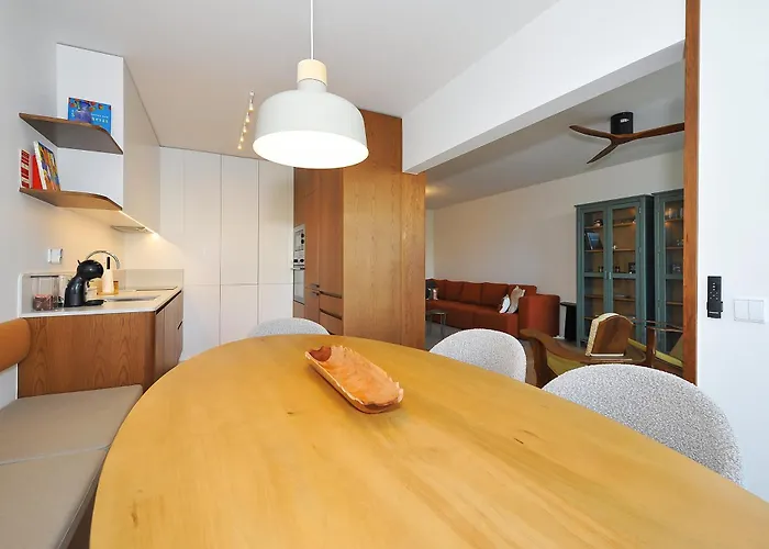 Hibiscos Balcony - *